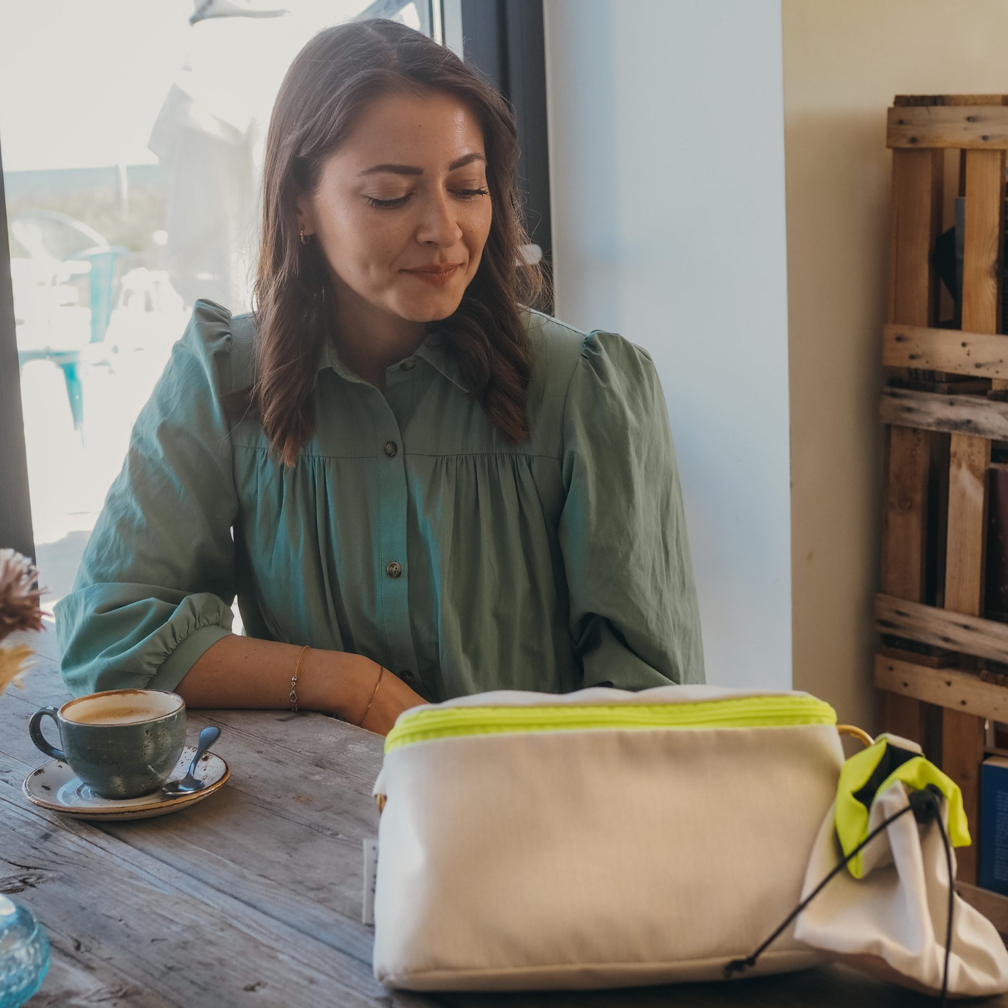 Bauchtasche La vie est belle Beige mit Wechselgurt