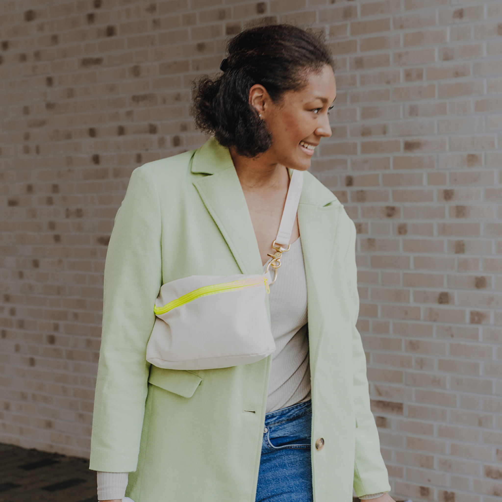 Bauchtasche La vie est belle Beige mit Wechselgurt