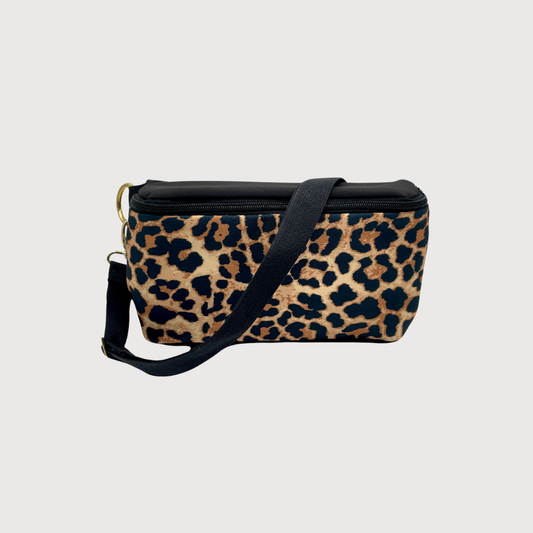 Bauchtasche Stay Wild Leo Black mit Wechselgurt