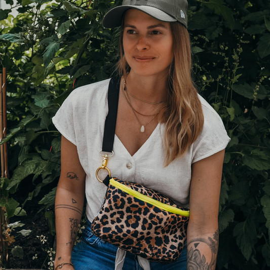 Bauchtasche Stay Wild Leo Neongelb mit Wechselgurt