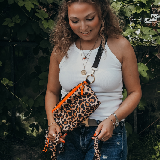 Bauchtasche Stay Wild Leo Neonorange mit Wechselgurt
