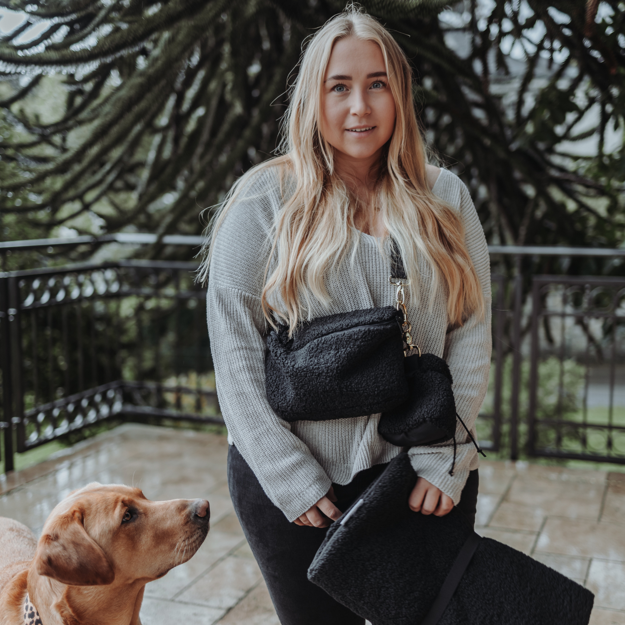 Bauchtasche Stay Wild Teddy Black mit Wechselgurt